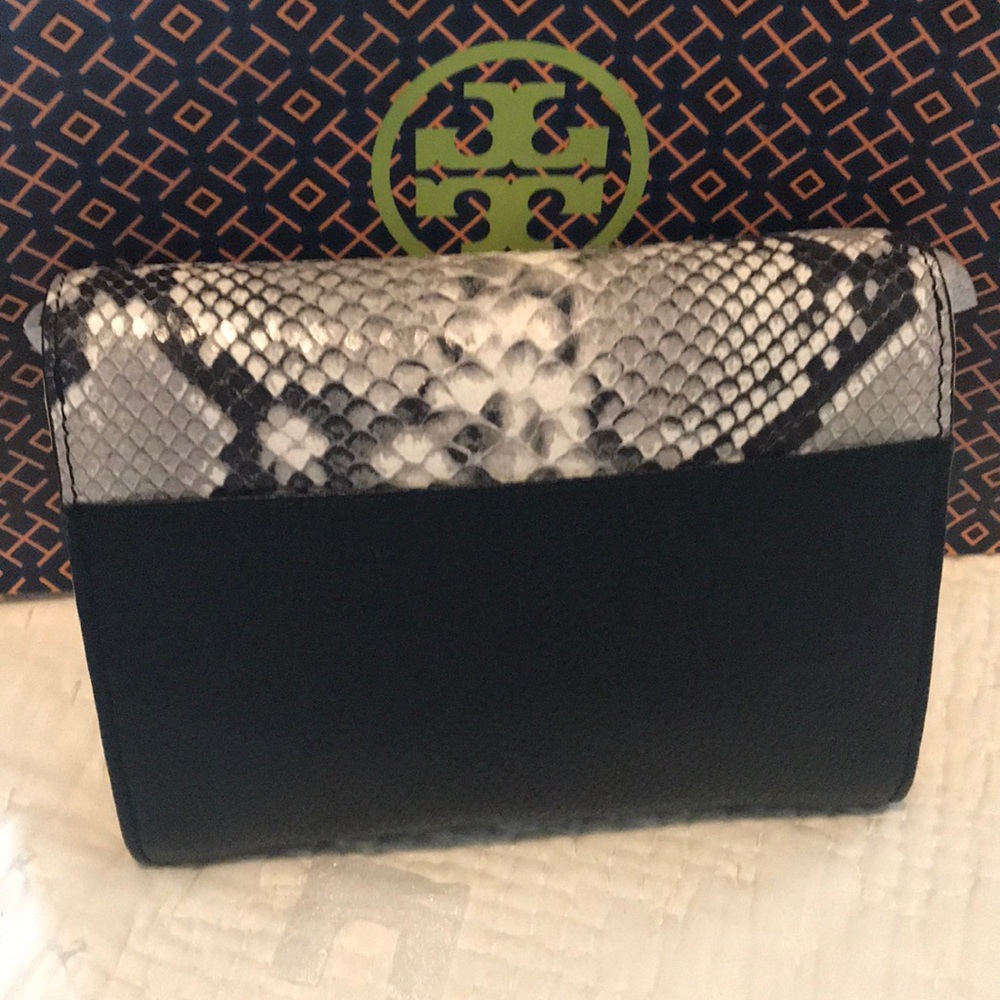 ❤️🆕NWT Tory Burch Britten Chain Wallet - Picture 5 of 8